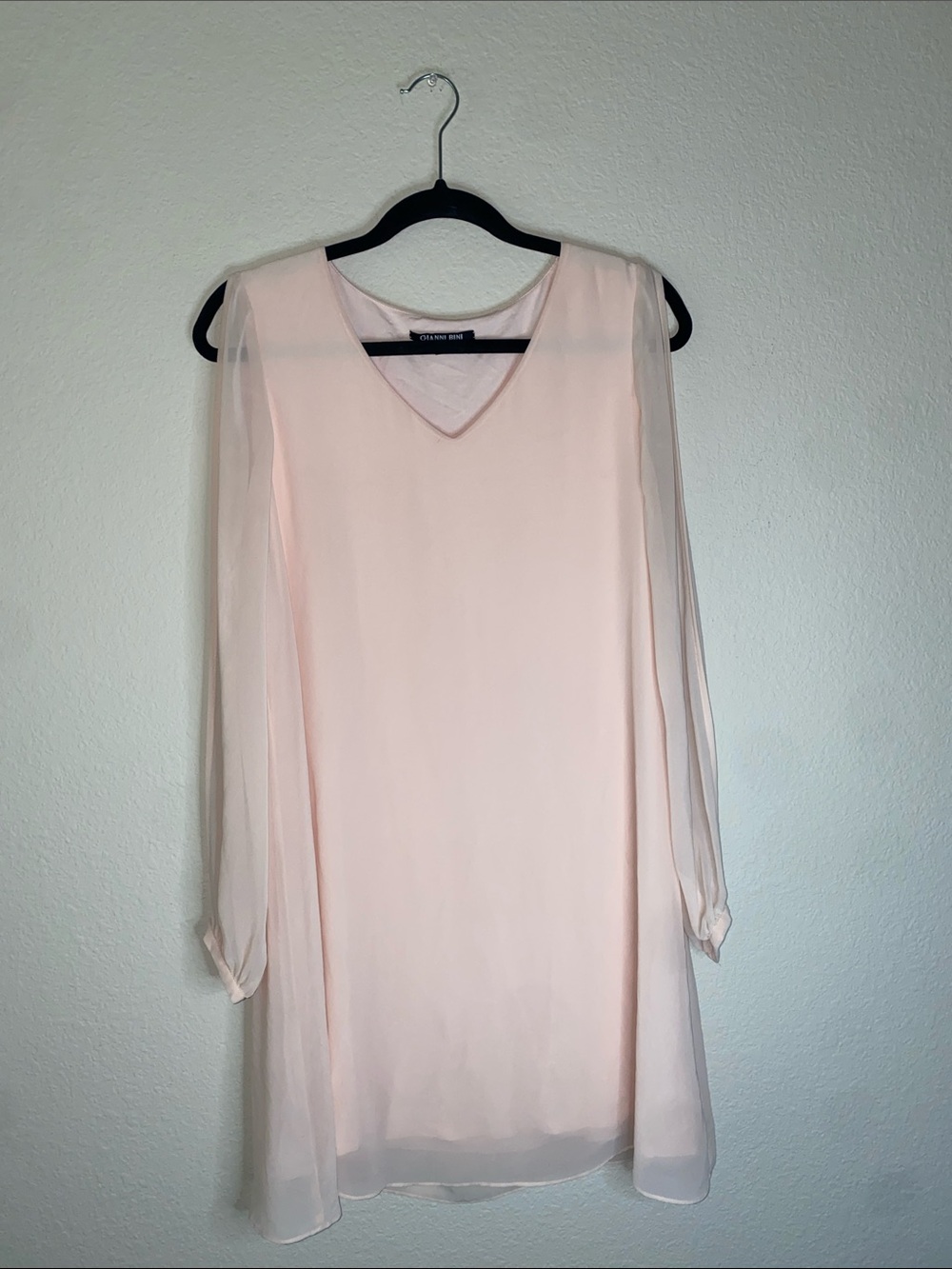 💋 Gianni Bini light pink chiffon dress long slit open sleeves and a lined body! - Picture 2 of 10